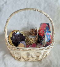Load image into Gallery viewer, The Luxe Christmas Hamper