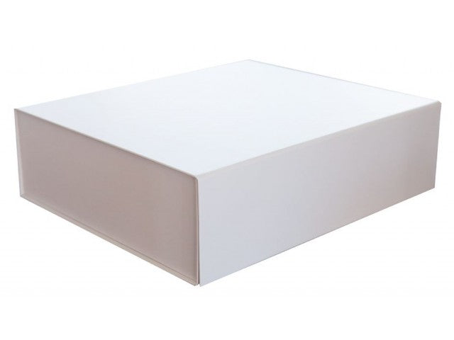 White Gift Box with Magnetic Closure Medium Square